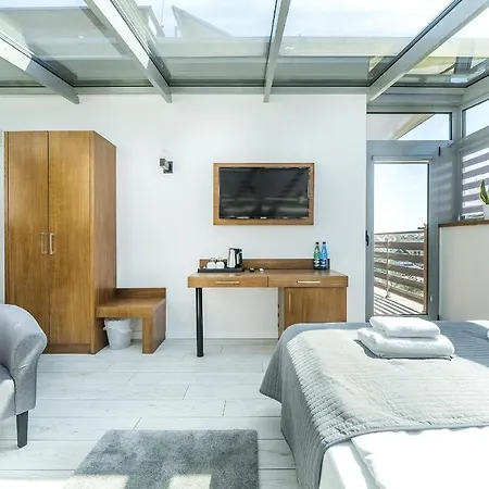 アパート Marina & *