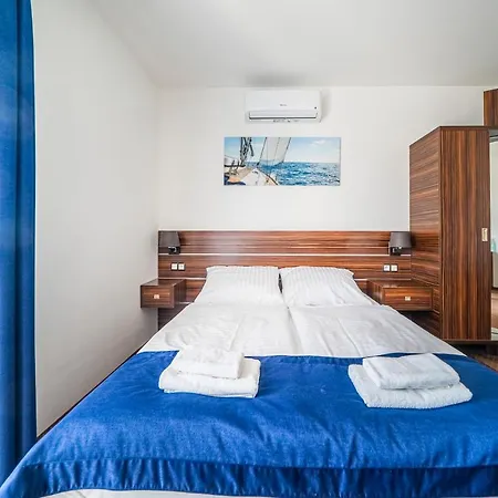 Marina & アパート *